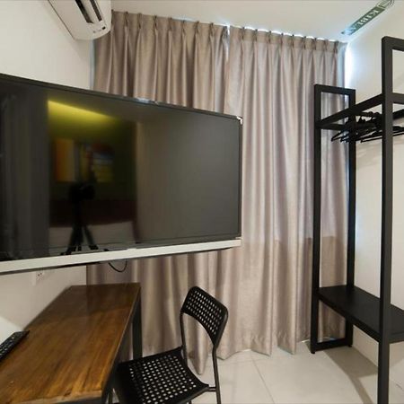 Econtel Queensbay Sungai Dua Bukit Екстериор снимка