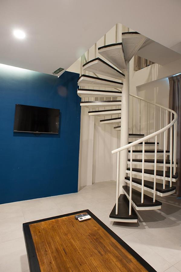 Econtel Queensbay Sungai Dua Bukit Екстериор снимка